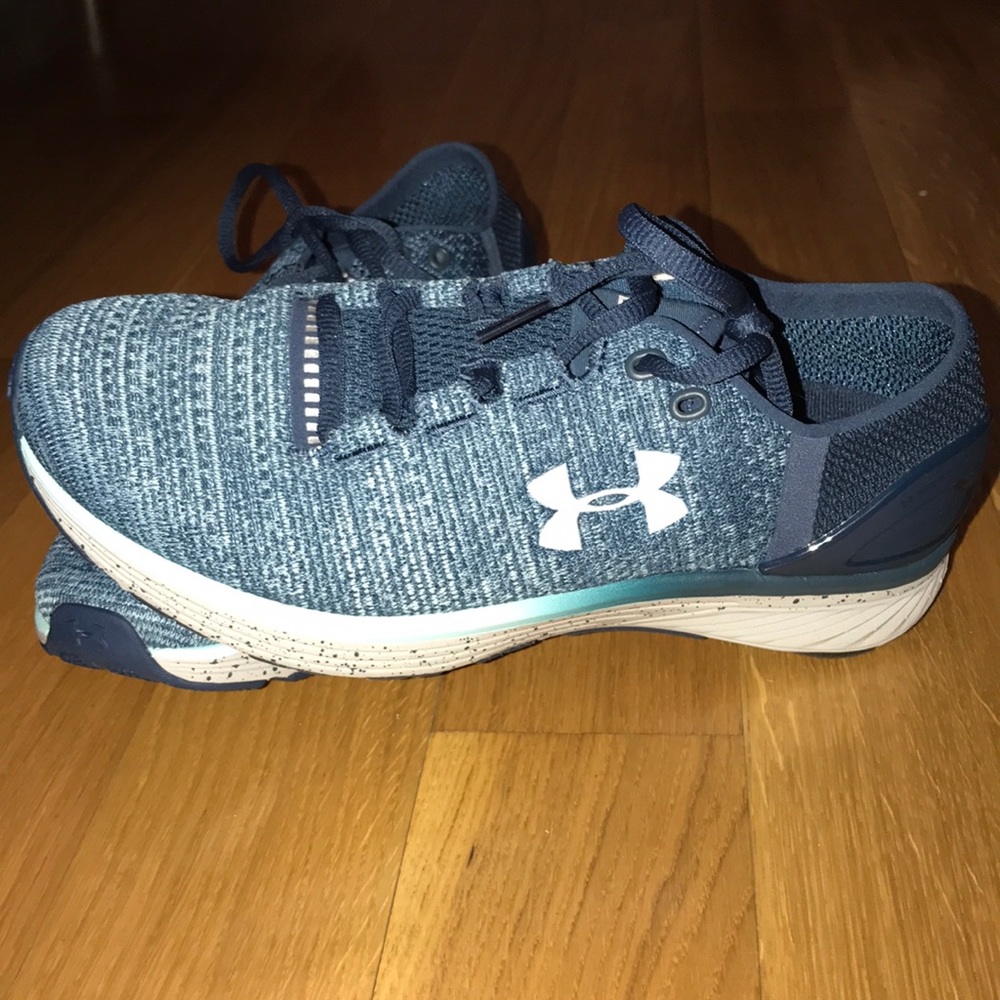 💥 Brand New 💥 Under Armour Sneakers